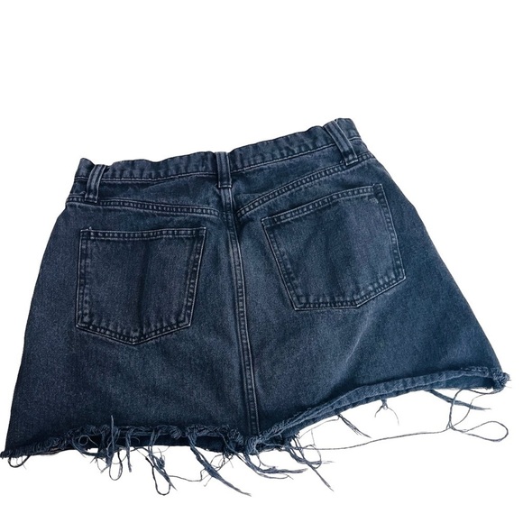 Madewell Denim Frisco Mini Skirt Black Raw Hem Size 29 Waist - Picture 5 of 7